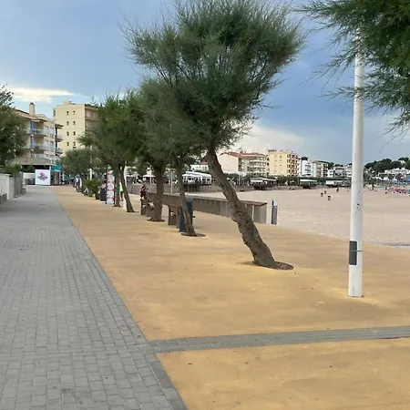 En La Playa. Free Parking. Free Wifi Lägenhet L' Escala
